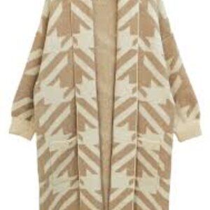 NWT Do Everything In Love Houndstooth Cardigan